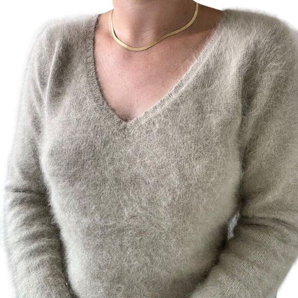 Vintage Womens Banana Republic Tan Angora Fluffy Soft Sexy V Neck Sweater Sz M - Picture 1 of 10